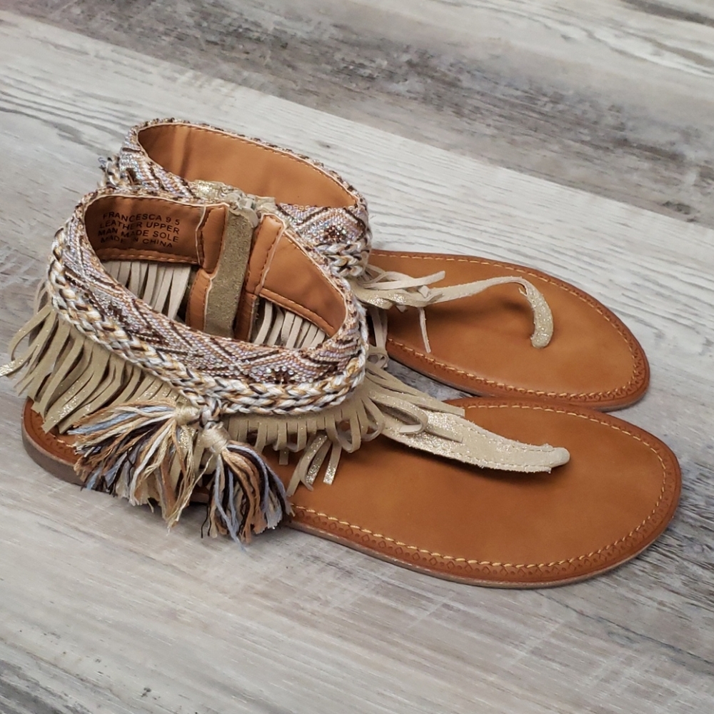 NWOT Fringe thong sandals